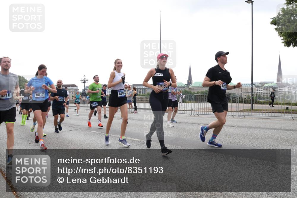29.06.2025 - hella hamburg halbmarathon Lena Gebhardt http://msf.ph/oto/8351193 29.06.2025 10:38:42 Lombardsbrücke 4516, 2576, 5617, 7250, 12577, 568, 332, 11, 1207, 56, 1232, 1390, 1451, 1457, 1596, 1721, 1742, 1791, 2113, 2151, 2498, 2524, 2534, 2576, 2660, 2693, 3010, 3094, 3095, 3216, 3286, 3307, 3323, 3338, 3635, 3636, 3726, 3777, 3841, 3927, 4028, 4139, 4155, 4159, 4257, 4259, 4260, 4316, 4320, 4883, 4964, 5085, 5089, 5155, 5617, 5684, 5735, 5913, 6200, 6695, 6696, 6751, 6875, 6930, 7117, 7148, 7263, 7371, 7561, 7692, 7849, 7868, 8367, 8783, 9708, 10554 meine-sportfotos.de