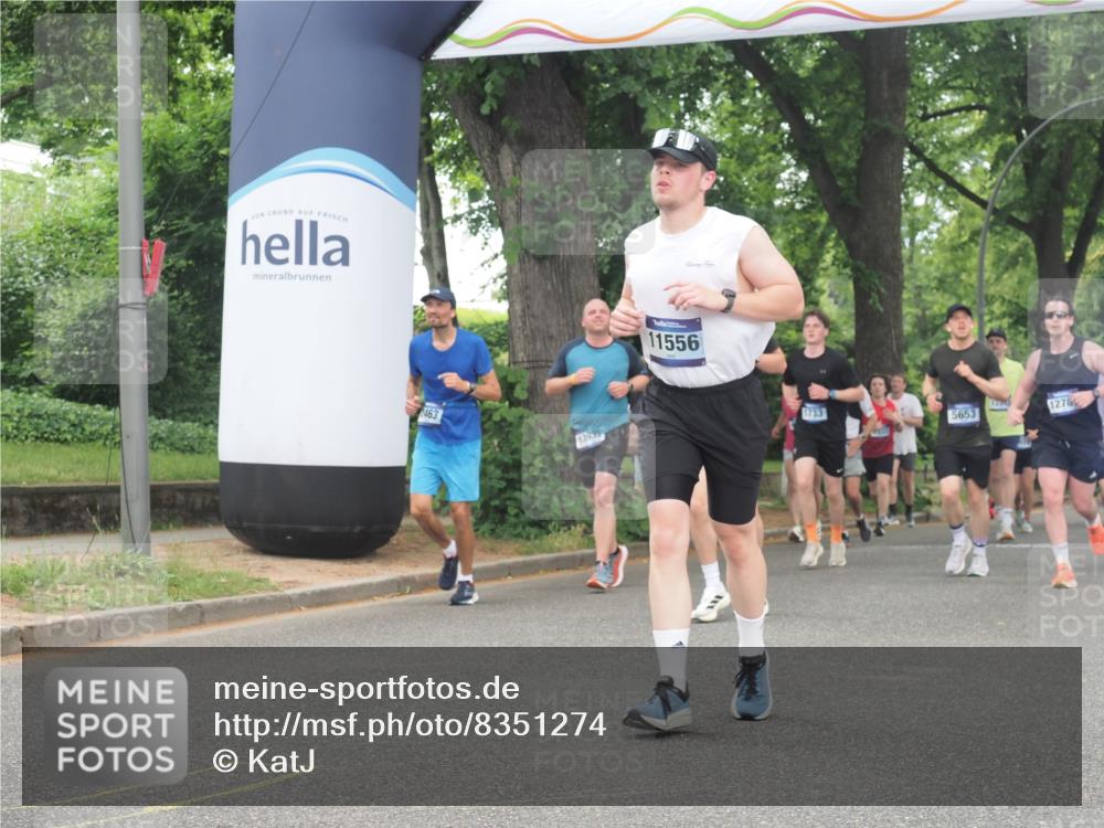 29.06.2025 - hella hamburg halbmarathon KatJ http://msf.ph/oto/8351274 29.06.2025 10:50:56 Zwischen KM18-KM19 1212, 1531, 4945, 5653 meine-sportfotos.de