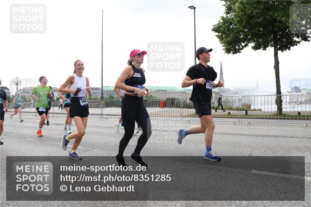 29.06.2025 - hella hamburg halbmarathon Lena Gebhardt http://msf.ph/oto/8351285 29.06.2025 10:38:43 Lombardsbrücke 12577, 568, 12075, 56, 1232, 1390, 1451, 1457, 1596, 1721, 1791, 2113, 2151, 2498, 2524, 2534, 2576, 2660, 2693, 3010, 3094, 3095, 3216, 3286, 3307, 3323, 3338, 3635, 3636, 3726, 3777, 3841, 3927, 4028, 4139, 4155, 4159, 4257, 4259, 4260, 4316, 4320, 4883, 4964, 5085, 5089, 5155, 5617, 5684, 5735, 5913, 6062, 6200, 6695, 6696, 6751, 6875, 7117, 7148, 7263, 7371, 7561, 7692, 7849, 7868, 8367, 8783, 9708, 10554, 13060 meine-sportfotos.de