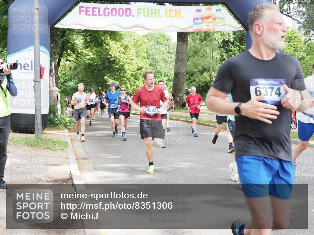 29.06.2025 - hella hamburg halbmarathon MichiJ http://msf.ph/oto/8351306 29.06.2025 10:41:14 Zwischen KM18-KM19 1422, 1442, 3059, 4587, 6294, 6374, 6629, 9922, 11789, 12632, 14702, 14909, 15441, 17765, 18380 meine-sportfotos.de