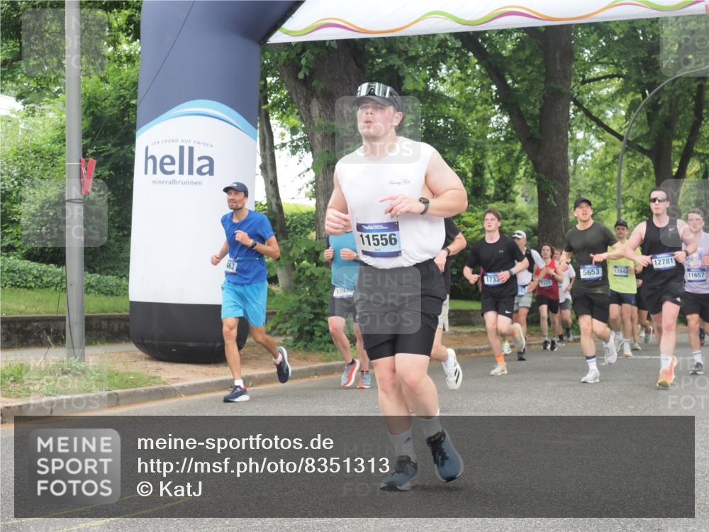 29.06.2025 - hella hamburg halbmarathon KatJ http://msf.ph/oto/8351313 29.06.2025 10:50:56 Zwischen KM18-KM19 1212, 1531, 4945, 5653 meine-sportfotos.de