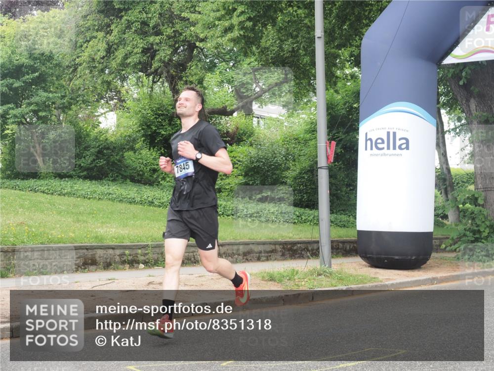 29.06.2025 - hella hamburg halbmarathon KatJ http://msf.ph/oto/8351318 29.06.2025 10:21:19 Zwischen KM18-KM19 3955, 7845 meine-sportfotos.de