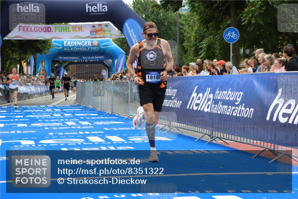 29.06.2025 - hella hamburg halbmarathon Strokosch-Dieckow http://msf.ph/oto/8351322 29.06.2025 10:31:42 Ziel 5187, 7793, 11929, 13606, 13617, 15835, 18102 meine-sportfotos.de