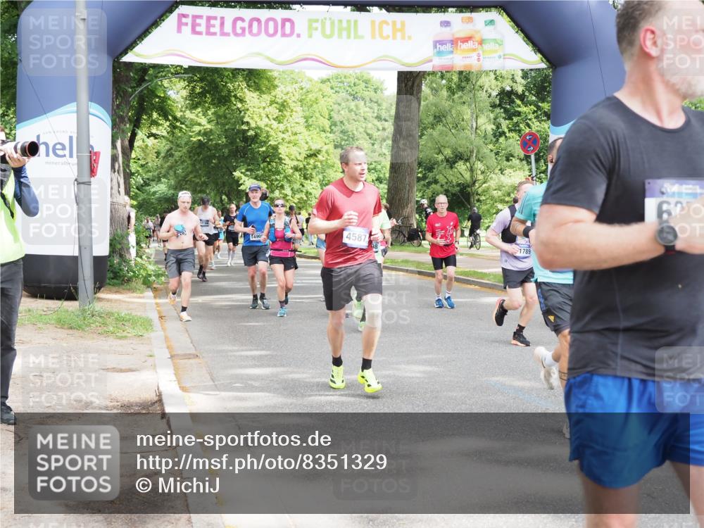29.06.2025 - hella hamburg halbmarathon MichiJ http://msf.ph/oto/8351329 29.06.2025 10:41:15 Zwischen KM18-KM19 1422, 1442, 2630, 3059, 4587, 6374, 8698, 9922, 11789, 14702, 14909, 15441, 17765, 18380 meine-sportfotos.de