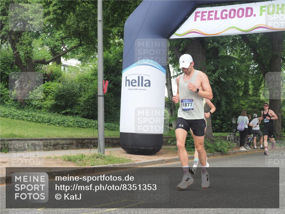29.06.2025 - hella hamburg halbmarathon KatJ http://msf.ph/oto/8351353 29.06.2025 10:21:19 Zwischen KM18-KM19 3955, 7845 meine-sportfotos.de