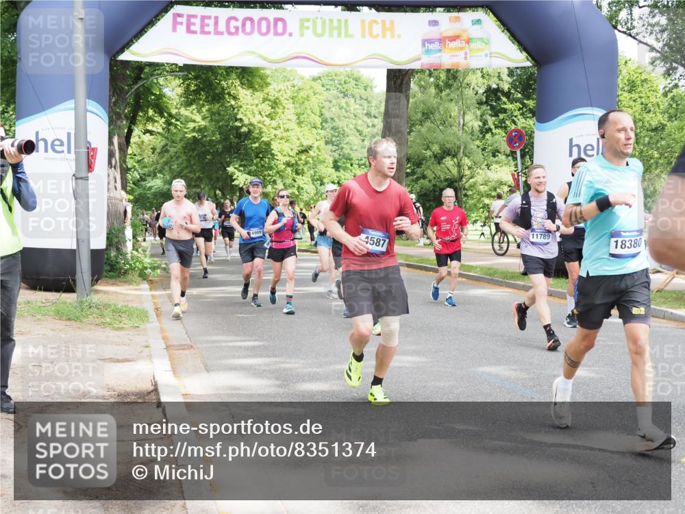 29.06.2025 - hella hamburg halbmarathon MichiJ http://msf.ph/oto/8351374 29.06.2025 10:41:15 Zwischen KM18-KM19 1422, 1442, 2630, 3059, 4587, 6374, 8698, 9922, 11789, 14702, 14909, 15441, 17765, 18380 meine-sportfotos.de