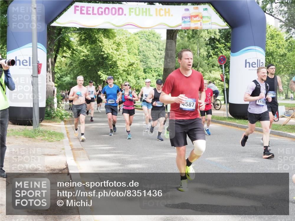 29.06.2025 - hella hamburg halbmarathon MichiJ http://msf.ph/oto/8351436 29.06.2025 10:41:15 Zwischen KM18-KM19 1422, 1442, 2630, 3059, 4587, 6374, 8698, 9922, 11789, 14702, 14909, 15441, 17765, 18380 meine-sportfotos.de