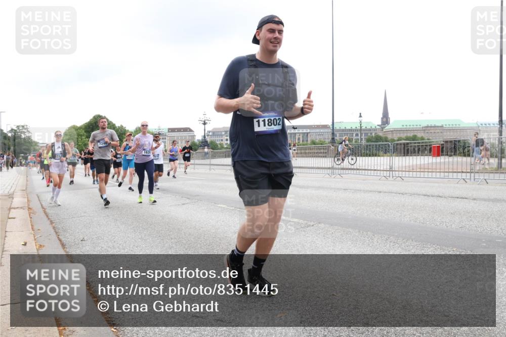 29.06.2025 - hella hamburg halbmarathon Lena Gebhardt http://msf.ph/oto/8351445 29.06.2025 10:47:58 Lombardsbrücke 7240, 13399, 1639, 7916, 11802, 1045, 1157, 1174, 1175, 1246, 1392, 1434, 1618, 1639, 1645, 1701, 1926, 2037, 2163, 2197, 2418, 2491, 2545, 2650, 2704, 2756, 2790, 2882, 2958, 3049, 3468, 3504, 3679, 3933, 4037, 4327, 4423, 4588, 4856, 5585, 5621, 5622, 5886, 5952, 7240, 7393, 7394, 7427, 7916, 7970, 8077, 8270, 8310, 8521, 8550, 8774, 9356, 9687, 9696, 9697, 9921, 10145, 10658, 10777, 10794, 10991, 11351, 11458, 11548, 11730, 11738, 11742, 11781, 11802, 11909, 12431 meine-sportfotos.de
