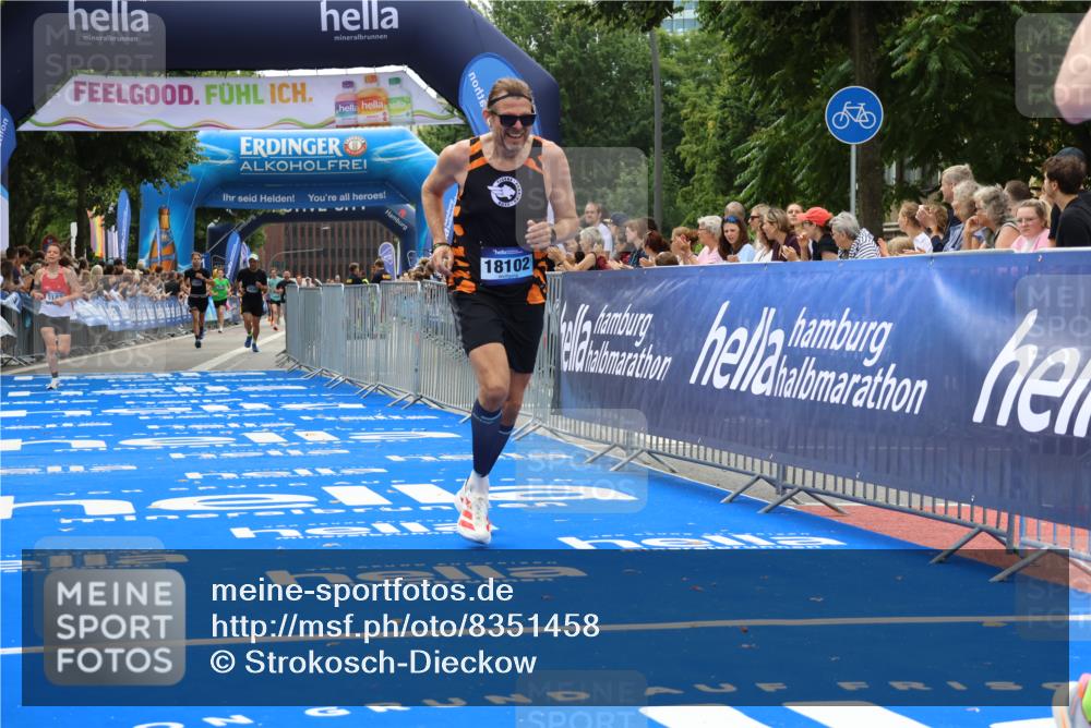 29.06.2025 - hella hamburg halbmarathon Strokosch-Dieckow http://msf.ph/oto/8351458 29.06.2025 10:31:42 Ziel 5187, 7793, 11929, 13606, 13617, 15835, 18102 meine-sportfotos.de