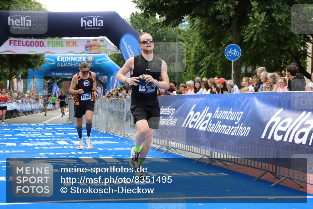 29.06.2025 - hella hamburg halbmarathon Strokosch-Dieckow http://msf.ph/oto/8351495 29.06.2025 10:31:41 Ziel 5187, 7793, 13606, 13617, 15835, 18102 meine-sportfotos.de