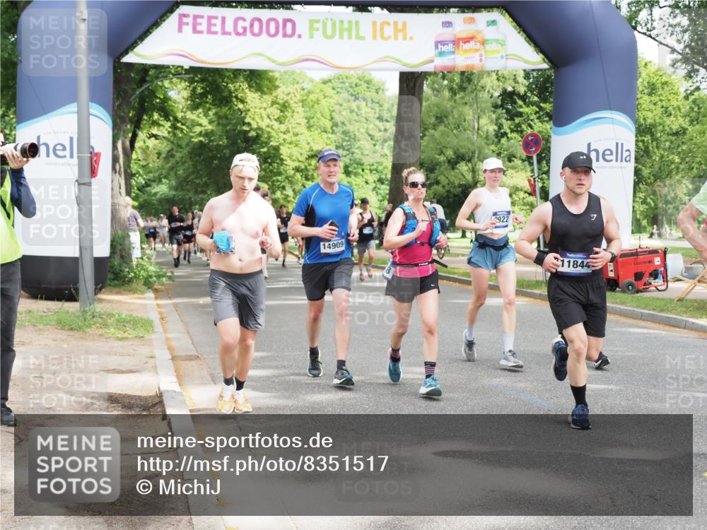 29.06.2025 - hella hamburg halbmarathon MichiJ http://msf.ph/oto/8351517 29.06.2025 10:41:17 Zwischen KM18-KM19 1422, 1442, 2630, 4587, 6374, 6938, 8698, 9922, 11789, 11844, 12186, 13794, 14702, 14909, 15156, 17765, 18380 meine-sportfotos.de