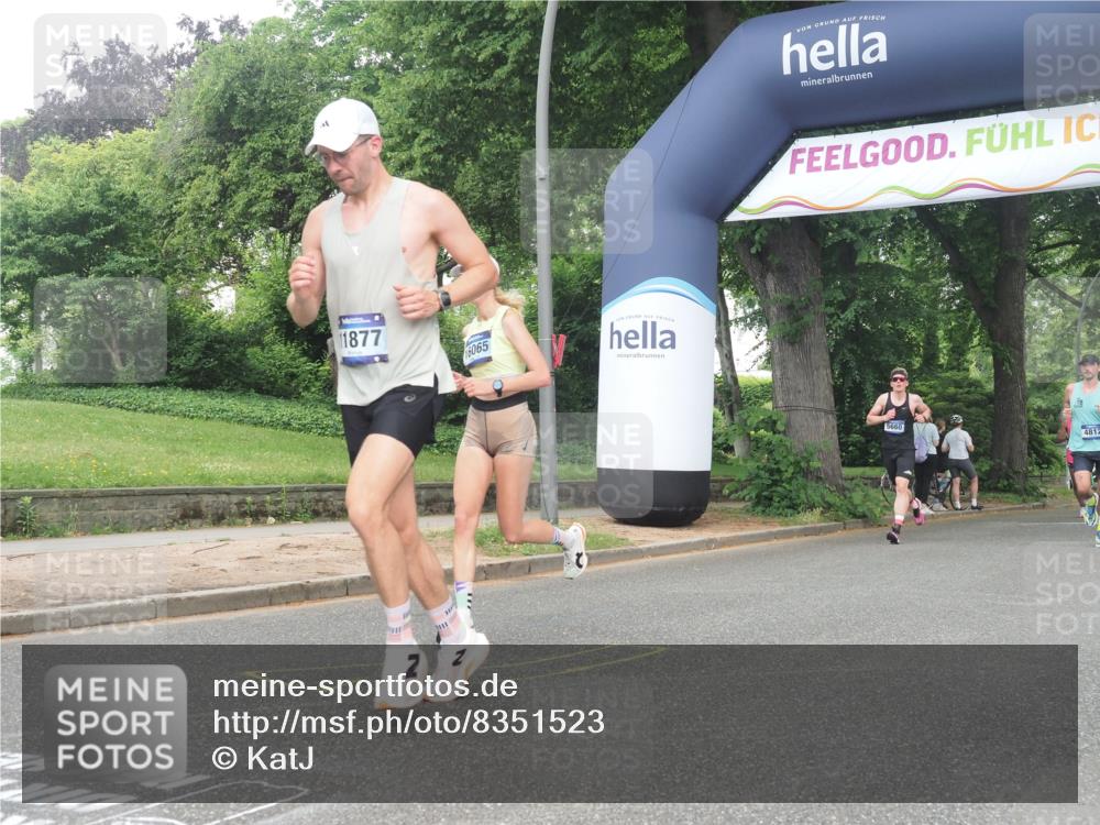 29.06.2025 - hella hamburg halbmarathon KatJ http://msf.ph/oto/8351523 29.06.2025 10:21:20 Zwischen KM18-KM19 3955, 4812, 7845 meine-sportfotos.de