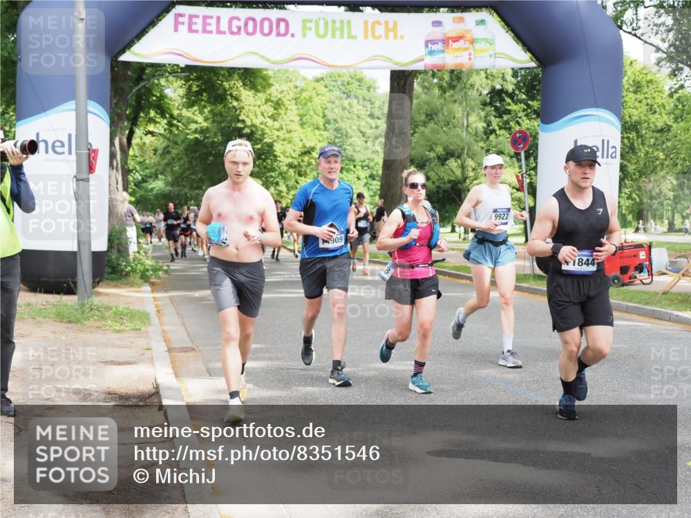 29.06.2025 - hella hamburg halbmarathon MichiJ http://msf.ph/oto/8351546 29.06.2025 10:41:17 Zwischen KM18-KM19 1422, 1442, 2630, 4587, 6374, 6938, 8698, 9922, 11789, 11844, 12186, 13794, 14702, 14909, 15156, 17765, 18380 meine-sportfotos.de