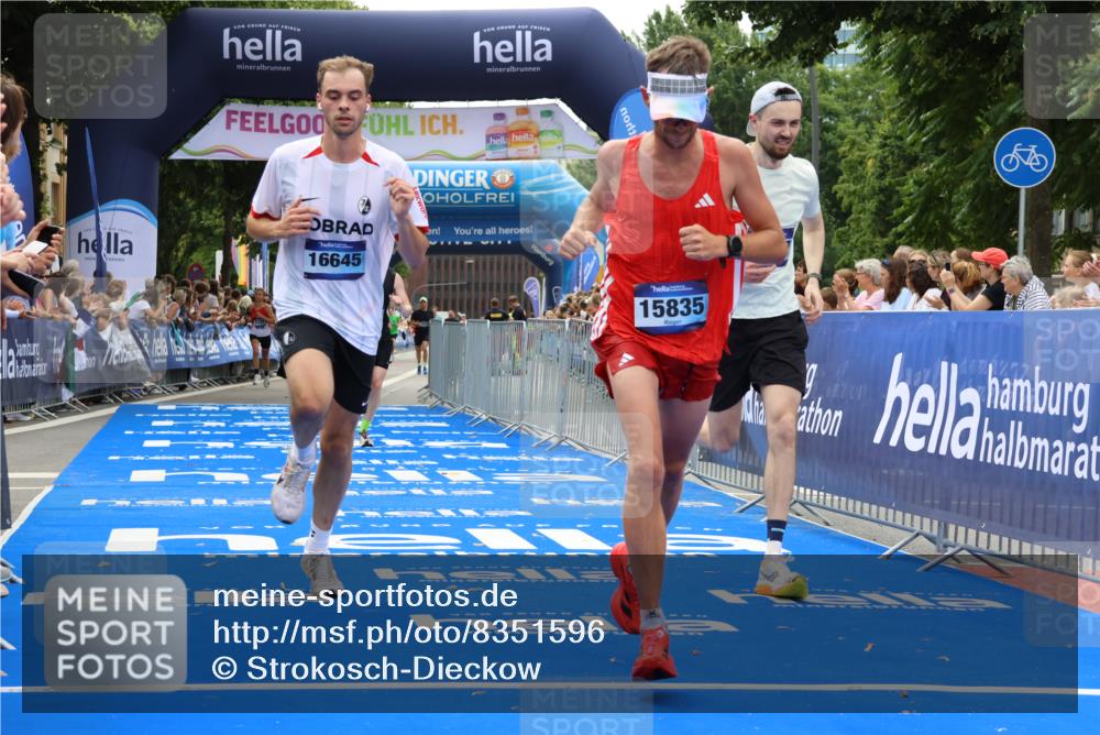 29.06.2025 - hella hamburg halbmarathon Strokosch-Dieckow http://msf.ph/oto/8351596 29.06.2025 10:31:38 Ziel 5187, 5660, 7793, 12681, 13606, 13617, 15835, 18102 meine-sportfotos.de