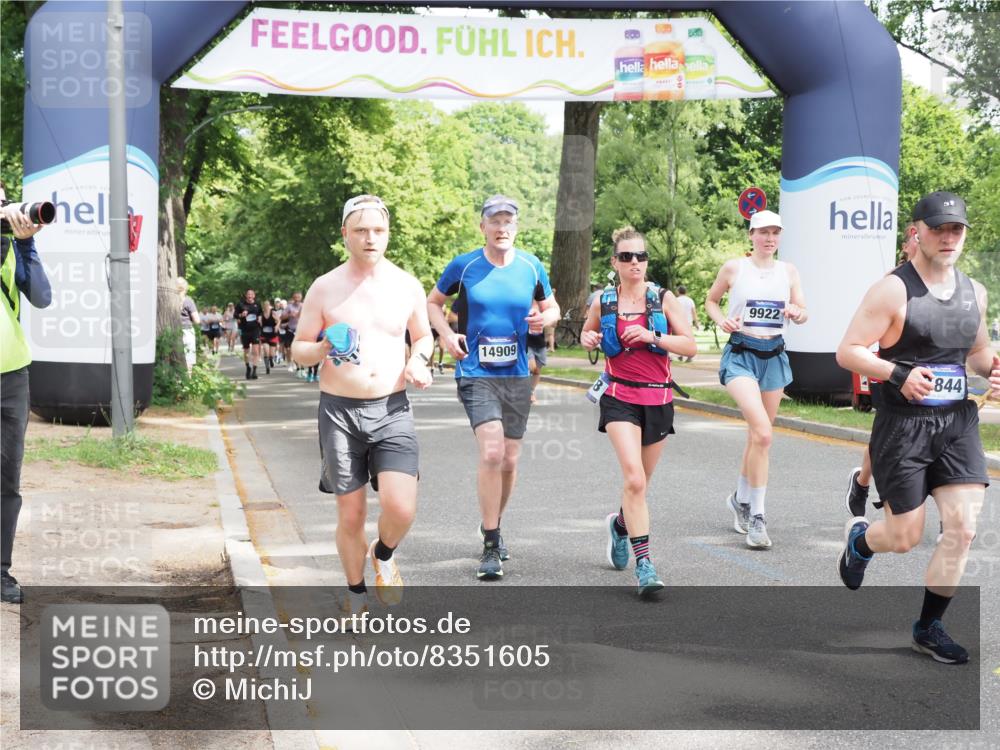 29.06.2025 - hella hamburg halbmarathon MichiJ http://msf.ph/oto/8351605 29.06.2025 10:41:17 Zwischen KM18-KM19 1422, 1442, 2630, 4587, 6374, 6938, 8698, 9922, 11789, 11844, 12186, 13794, 14702, 14909, 15156, 17765, 18380 meine-sportfotos.de