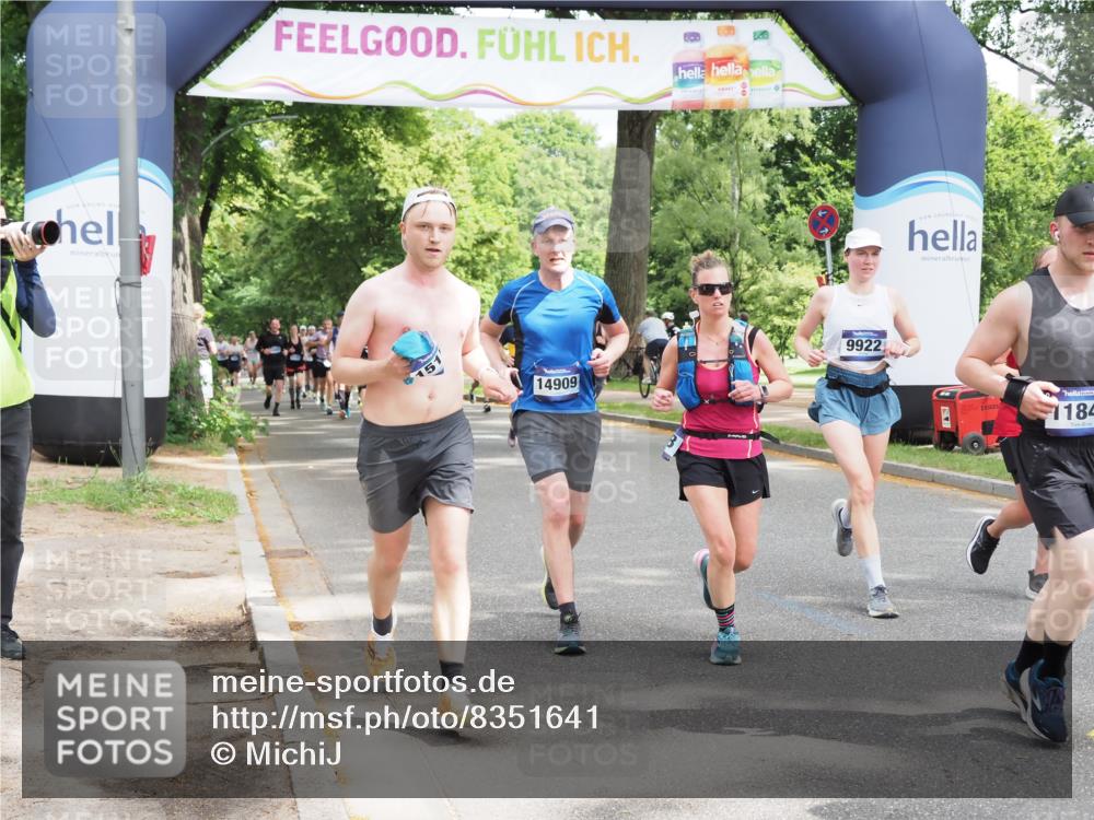 29.06.2025 - hella hamburg halbmarathon MichiJ http://msf.ph/oto/8351641 29.06.2025 10:41:17 Zwischen KM18-KM19 1422, 1442, 2630, 4587, 6374, 6938, 8698, 9922, 11789, 11844, 12186, 13794, 14702, 14909, 15156, 17765, 18380 meine-sportfotos.de