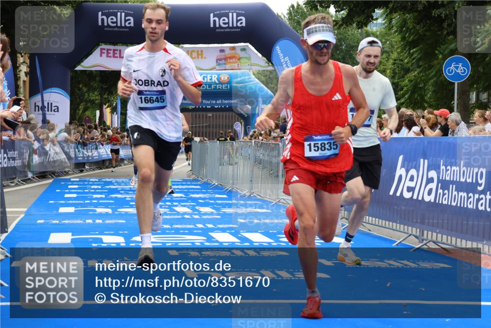 29.06.2025 - hella hamburg halbmarathon Strokosch-Dieckow http://msf.ph/oto/8351670 29.06.2025 10:31:38 Ziel 5187, 5660, 7793, 12681, 13606, 13617, 15835, 18102 meine-sportfotos.de