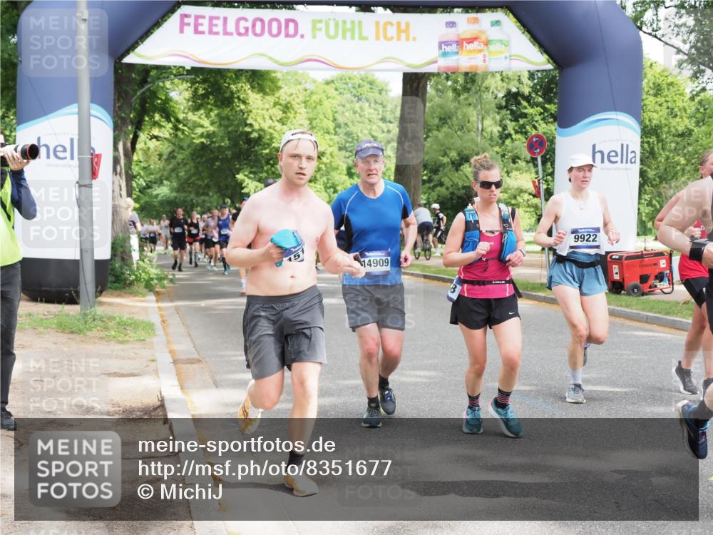29.06.2025 - hella hamburg halbmarathon MichiJ http://msf.ph/oto/8351677 29.06.2025 10:41:17 Zwischen KM18-KM19 1422, 1442, 2630, 4587, 6374, 6938, 8698, 9922, 11789, 11844, 12186, 13794, 14702, 14909, 15156, 17765, 18380 meine-sportfotos.de