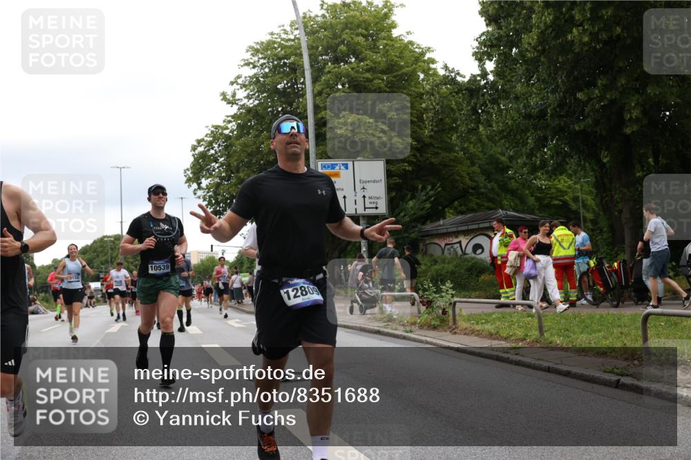 29.06.2025 - hella hamburg halbmarathon Yannick Fuchs http://msf.ph/oto/8351688 29.06.2025 10:52:49 20KM 1285, 1642, 1946, 1951, 2027, 2711, 2855, 5084, 5633, 6208, 6636, 6860, 6997, 7476, 8392, 8929, 9156, 9353, 9553, 9555, 9655, 9835, 10539, 10915, 12809, 13407, 14355, 14375, 14631, 14914, 15263, 15824, 16160, 16206, 16409, 16563, 16922, 16924, 17346, 17665, 17782, 17810, 17814, 17839, 17852, 17931, 17967, 18112, 18232, 18266, 18556, 18682, 18730, 18833, 18954, 19002, 19003 meine-sportfotos.de