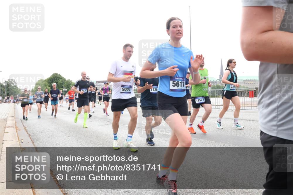29.06.2025 - hella hamburg halbmarathon Lena Gebhardt http://msf.ph/oto/8351741 29.06.2025 10:38:44 Lombardsbrücke 12116, 2576, 9004, 1725, 5617, 12577, 321, 56, 1232, 1390, 1451, 1457, 1596, 1721, 1791, 2113, 2151, 2498, 2524, 2534, 2576, 2660, 2693, 3010, 3094, 3095, 3216, 3286, 3307, 3323, 3338, 3635, 3636, 3726, 3777, 3841, 3927, 4028, 4139, 4155, 4159, 4257, 4259, 4260, 4316, 4320, 4883, 4964, 5085, 5089, 5155, 5617, 5684, 5735, 5913, 6062, 6695, 6696, 6751, 6875, 7117, 7148, 7263, 7371, 7561, 7692, 7849, 7868, 8367, 8783, 9708, 10554, 13060 meine-sportfotos.de