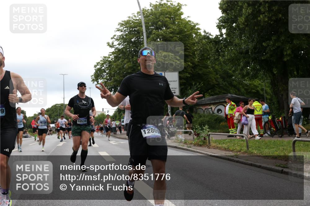 29.06.2025 - hella hamburg halbmarathon Yannick Fuchs http://msf.ph/oto/8351776 29.06.2025 10:52:49 20KM 1285, 1642, 1946, 1951, 2027, 2711, 2855, 5084, 5633, 6208, 6636, 6860, 6997, 7476, 8392, 8929, 9156, 9353, 9553, 9555, 9655, 9835, 10539, 10915, 12809, 13407, 14355, 14375, 14631, 14914, 15263, 15824, 16160, 16206, 16409, 16563, 16922, 16924, 17346, 17665, 17782, 17810, 17814, 17839, 17852, 17931, 17967, 18112, 18232, 18266, 18556, 18682, 18730, 18833, 18954, 19002, 19003 meine-sportfotos.de