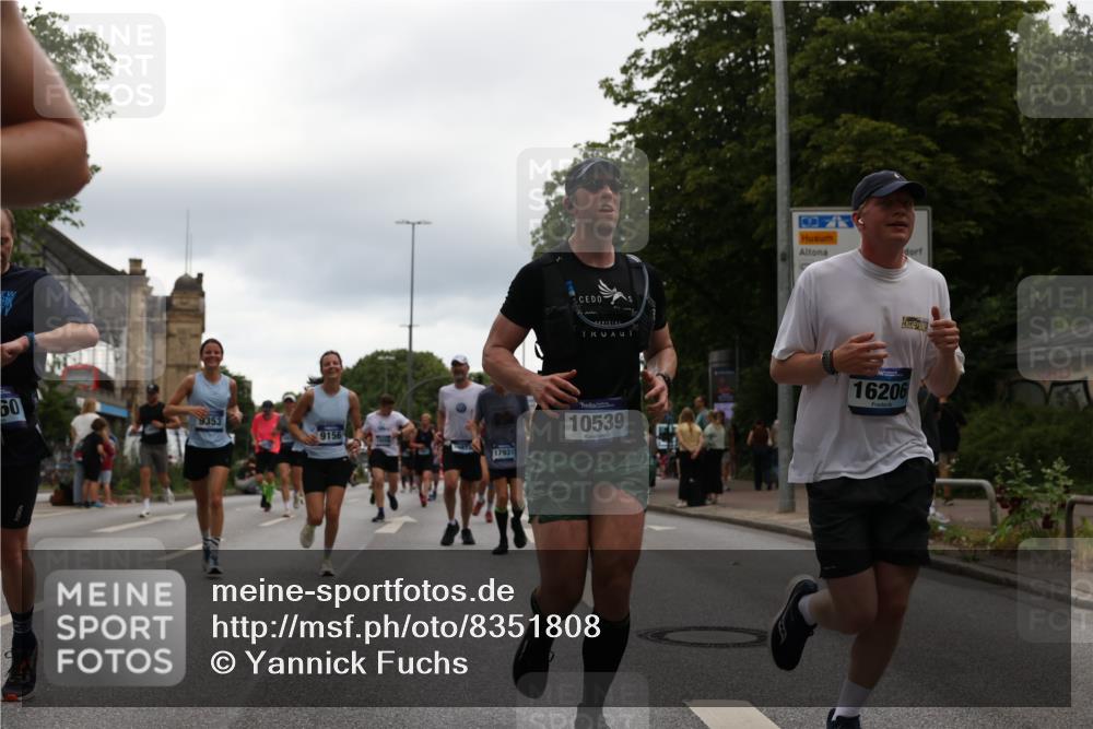 29.06.2025 - hella hamburg halbmarathon Yannick Fuchs http://msf.ph/oto/8351808 29.06.2025 10:52:49 20KM 1285, 1642, 1946, 1951, 2027, 2711, 2855, 5084, 5633, 6208, 6636, 6860, 6997, 7476, 8392, 8929, 9156, 9353, 9553, 9555, 9655, 9835, 10539, 10915, 12809, 13407, 14355, 14375, 14631, 14914, 15263, 15824, 16160, 16206, 16409, 16563, 16922, 16924, 17346, 17665, 17782, 17810, 17814, 17839, 17852, 17931, 17967, 18112, 18232, 18266, 18556, 18682, 18730, 18833, 18954, 19002, 19003 meine-sportfotos.de
