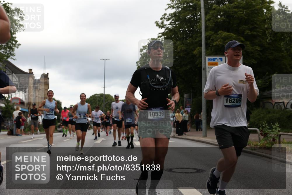 29.06.2025 - hella hamburg halbmarathon Yannick Fuchs http://msf.ph/oto/8351838 29.06.2025 10:52:50 20KM 1285, 1642, 1946, 1951, 2027, 2711, 2855, 5084, 5347, 5633, 6208, 6636, 6860, 6997, 7476, 8392, 8929, 9156, 9353, 9553, 9555, 9655, 9835, 10539, 10915, 12809, 13407, 14355, 14375, 14631, 14914, 15263, 15824, 16160, 16206, 16409, 16563, 16922, 16924, 17346, 17665, 17782, 17810, 17839, 17852, 17931, 17967, 18112, 18232, 18266, 18556, 18682, 18730, 18833, 18954, 19002, 19003 meine-sportfotos.de