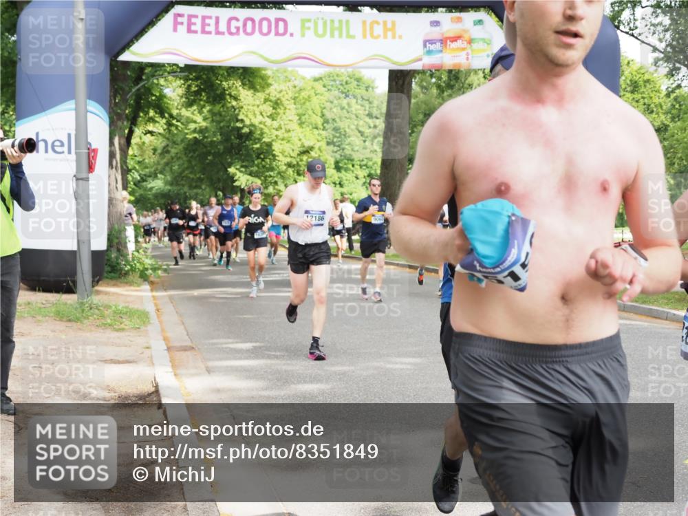 29.06.2025 - hella hamburg halbmarathon MichiJ http://msf.ph/oto/8351849 29.06.2025 10:41:18 Zwischen KM18-KM19 1422, 1442, 2630, 4587, 6374, 6938, 8698, 9060, 9922, 11789, 11844, 12186, 13794, 14702, 14909, 15156, 17765, 18380 meine-sportfotos.de