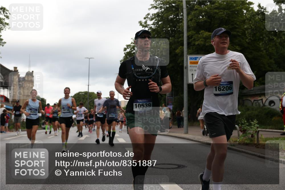 29.06.2025 - hella hamburg halbmarathon Yannick Fuchs http://msf.ph/oto/8351887 29.06.2025 10:52:50 20KM 1285, 1642, 1946, 1951, 2027, 2711, 2855, 5084, 5347, 5633, 6208, 6636, 6860, 6997, 7476, 8392, 8929, 9156, 9353, 9553, 9555, 9655, 9835, 10539, 10915, 12809, 13407, 14355, 14375, 14631, 14914, 15263, 15824, 16160, 16206, 16409, 16563, 16922, 16924, 17346, 17665, 17782, 17810, 17839, 17852, 17931, 17967, 18112, 18232, 18266, 18556, 18682, 18730, 18833, 18954, 19002, 19003 meine-sportfotos.de