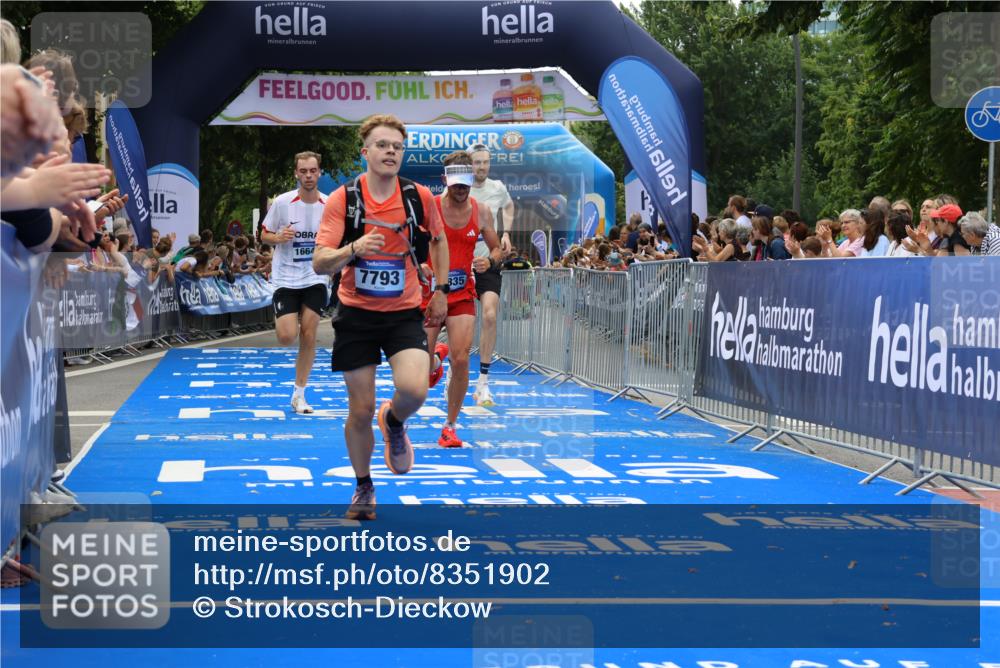 29.06.2025 - hella hamburg halbmarathon Strokosch-Dieckow http://msf.ph/oto/8351902 29.06.2025 10:31:37 Ziel 5660, 7793, 12681, 13606, 13617, 15835, 18102 meine-sportfotos.de