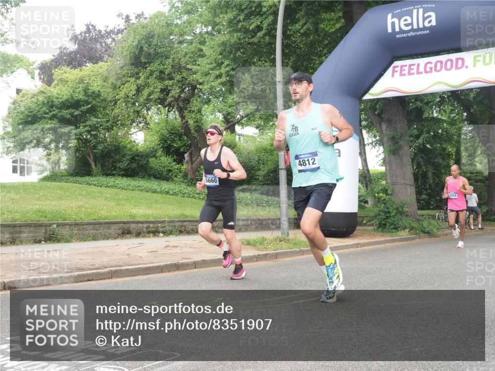29.06.2025 - hella hamburg halbmarathon KatJ http://msf.ph/oto/8351907 29.06.2025 10:21:23 Zwischen KM18-KM19 1894, 4812, 5660, 7845 meine-sportfotos.de