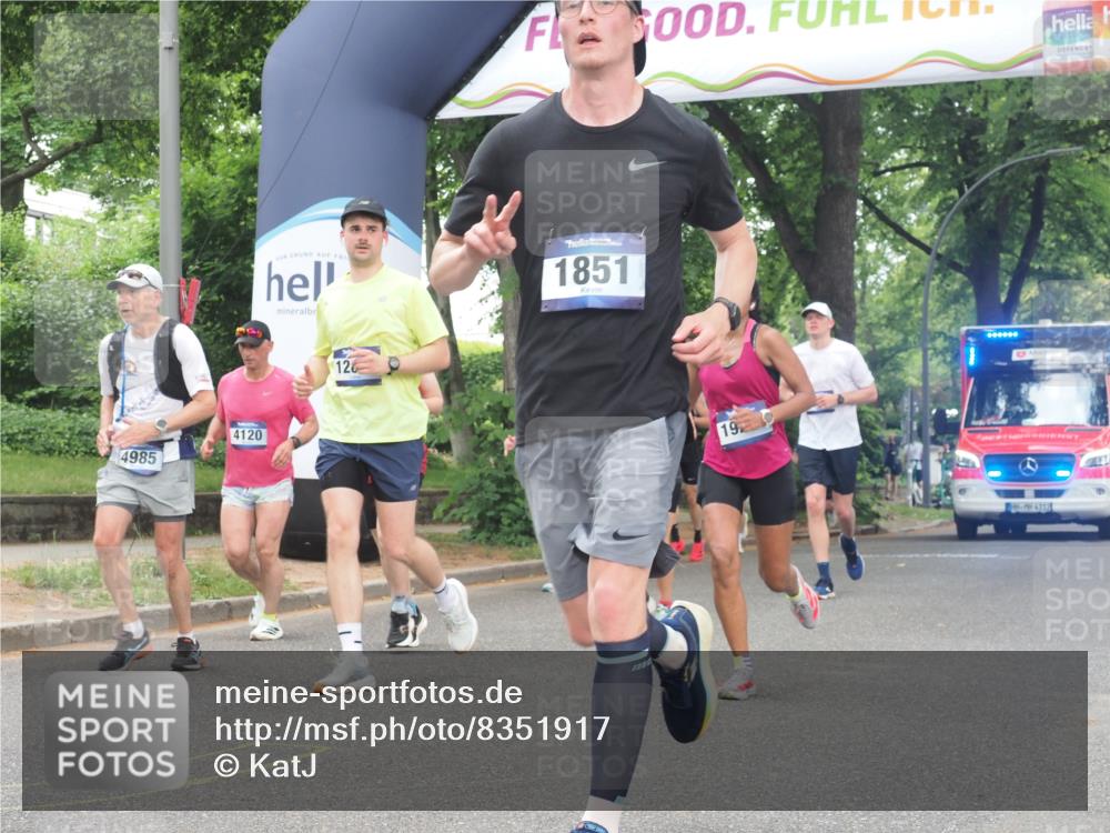 29.06.2025 - hella hamburg halbmarathon KatJ http://msf.ph/oto/8351917 29.06.2025 10:51:00 Zwischen KM18-KM19 1212, 1733, 1851, 2463, 4985, 5653, 7333 meine-sportfotos.de
