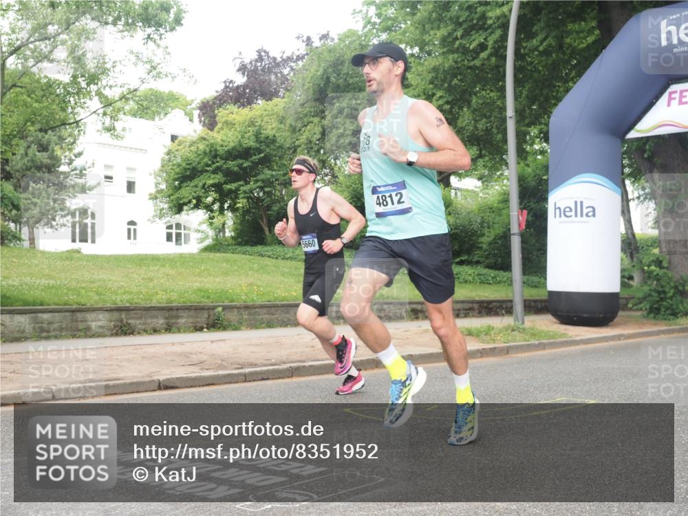 29.06.2025 - hella hamburg halbmarathon KatJ http://msf.ph/oto/8351952 29.06.2025 10:21:23 Zwischen KM18-KM19 1894, 4812, 5660, 7845 meine-sportfotos.de