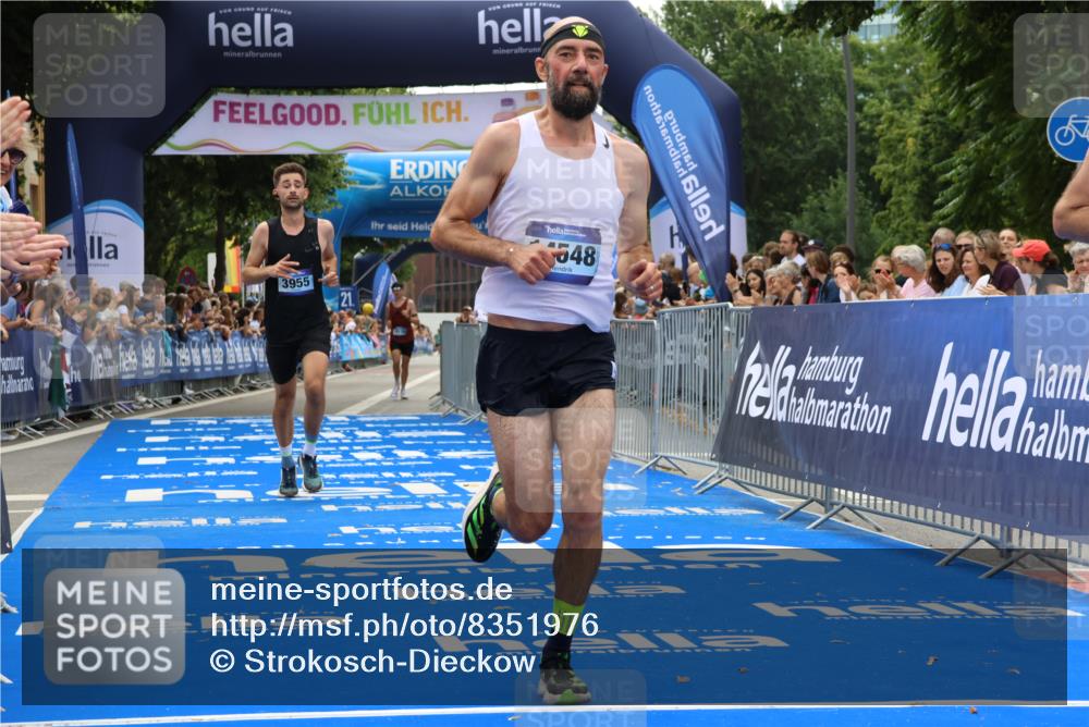 29.06.2025 - hella hamburg halbmarathon Strokosch-Dieckow http://msf.ph/oto/8351976 29.06.2025 10:31:18 Ziel 3955, 4812, 10017, 10298, 11857, 12232, 14450, 14548, 19042, 19118 meine-sportfotos.de