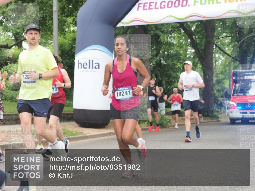 29.06.2025 - hella hamburg halbmarathon KatJ http://msf.ph/oto/8351982 29.06.2025 10:51:01 Zwischen KM18-KM19 1212, 1733, 1851, 2463, 4120, 4985, 5653, 7333 meine-sportfotos.de