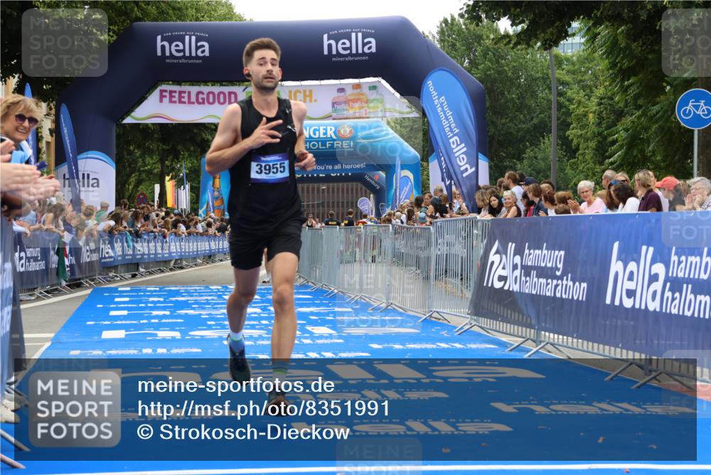 29.06.2025 - hella hamburg halbmarathon Strokosch-Dieckow http://msf.ph/oto/8351991 29.06.2025 10:31:19 Ziel 3955, 4812, 10017, 10298, 11857, 12232, 14450, 14548, 19042, 19118 meine-sportfotos.de