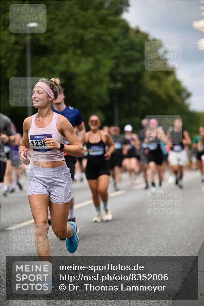 29.06.2025 - hella hamburg halbmarathon Dr. Thomas Lammeyer http://msf.ph/oto/8352006 29.06.2025 10:40:46 Kennedybrücke 1008, 1010, 1224, 3401, 3699, 3895, 4245, 4937, 5171, 5246, 5540, 5747, 5809, 5919, 6184, 6359, 6417, 7632, 8530, 8581, 9229, 9295, 9432, 9694, 9701, 9806, 10123, 10487, 10531, 10577, 10984 meine-sportfotos.de