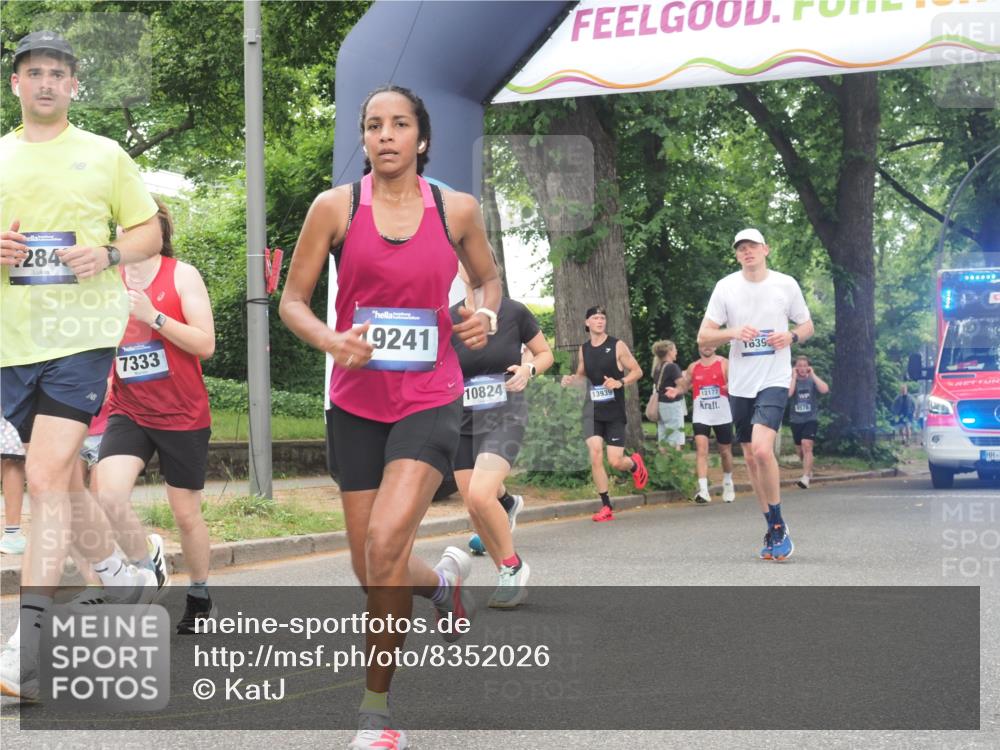 29.06.2025 - hella hamburg halbmarathon KatJ http://msf.ph/oto/8352026 29.06.2025 10:51:01 Zwischen KM18-KM19 1212, 1733, 1851, 2463, 4120, 4985, 5653, 7333 meine-sportfotos.de