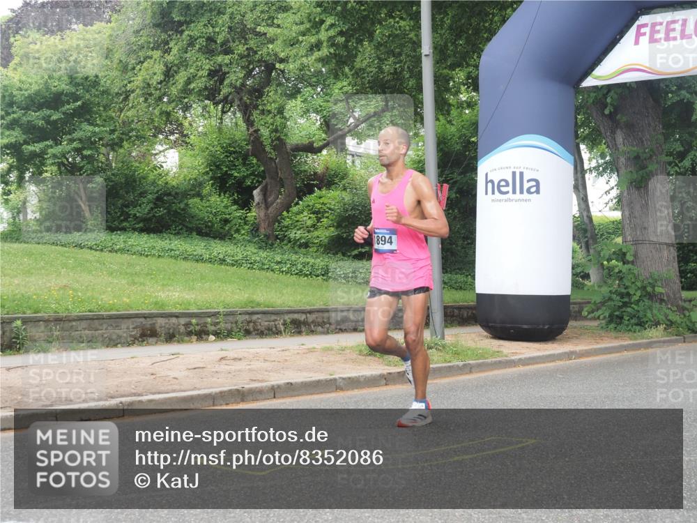 29.06.2025 - hella hamburg halbmarathon KatJ http://msf.ph/oto/8352086 29.06.2025 10:21:25 Zwischen KM18-KM19 1894, 4812, 5660, 7845 meine-sportfotos.de