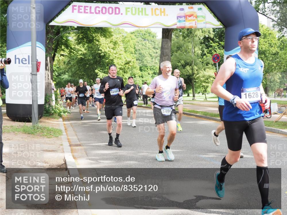 29.06.2025 - hella hamburg halbmarathon MichiJ http://msf.ph/oto/8352120 29.06.2025 10:41:25 Zwischen KM18-KM19 1496, 1628, 2561, 7395, 8316, 9060, 10191, 10192, 10266, 11068, 11747, 12186, 13794, 15169, 15856, 16985, 17482, 18308 meine-sportfotos.de