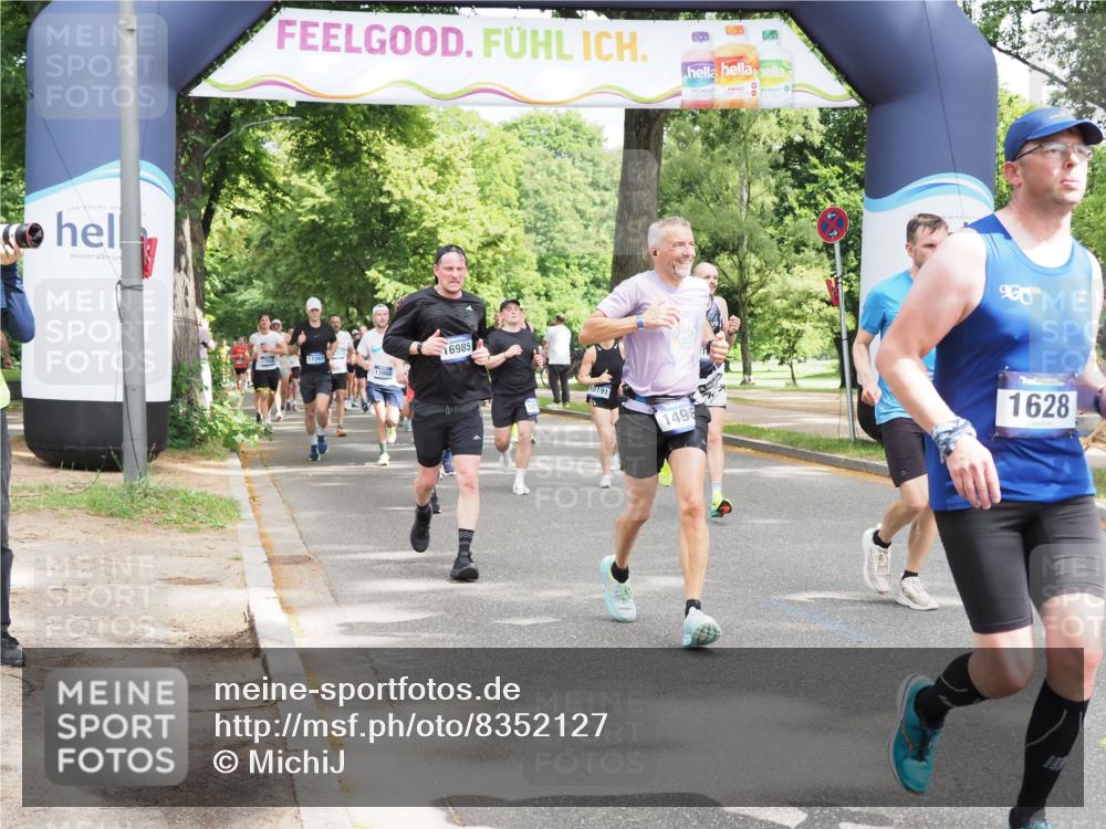29.06.2025 - hella hamburg halbmarathon MichiJ http://msf.ph/oto/8352127 29.06.2025 10:41:25 Zwischen KM18-KM19 1496, 1628, 2561, 7395, 8316, 9060, 10191, 10192, 10266, 11068, 11747, 12186, 13794, 15169, 15856, 16985, 17482, 18308 meine-sportfotos.de