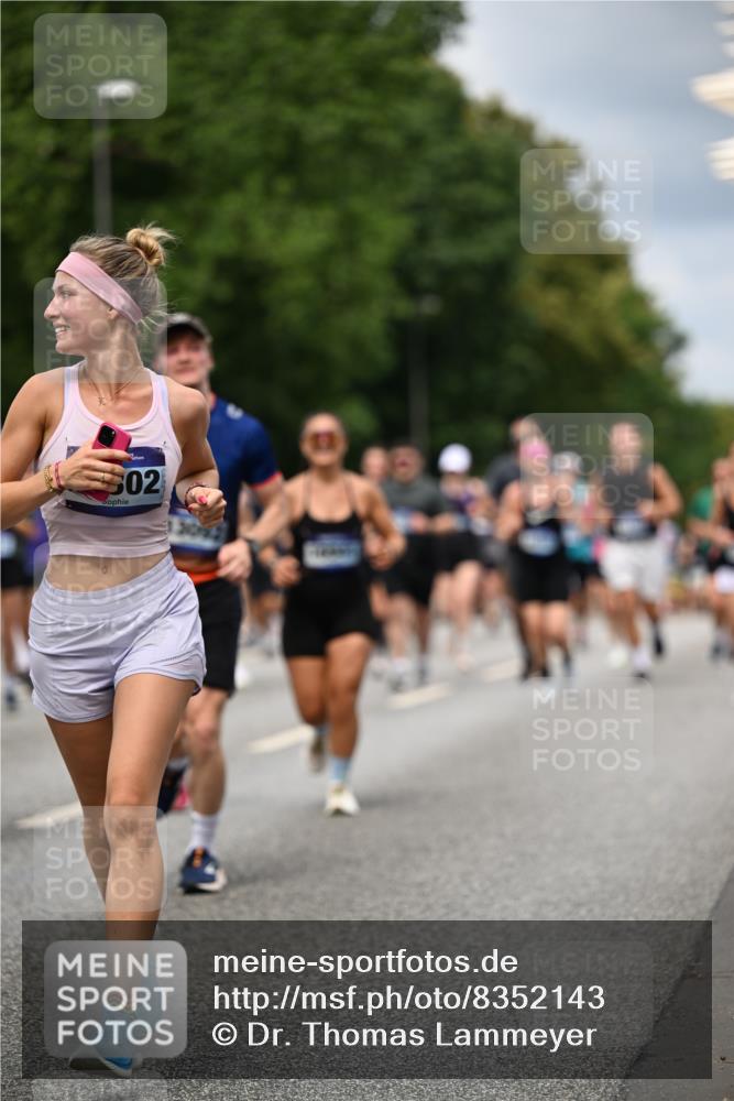 29.06.2025 - hella hamburg halbmarathon Dr. Thomas Lammeyer http://msf.ph/oto/8352143 29.06.2025 10:40:47 Kennedybrücke 1008, 1010, 1224, 3401, 3699, 3895, 4245, 5171, 5246, 5540, 5747, 5809, 5919, 6184, 6359, 6417, 7632, 8530, 8581, 9229, 9295, 9432, 9694, 9701, 9806, 10123, 10487, 10531, 10577, 10984 meine-sportfotos.de