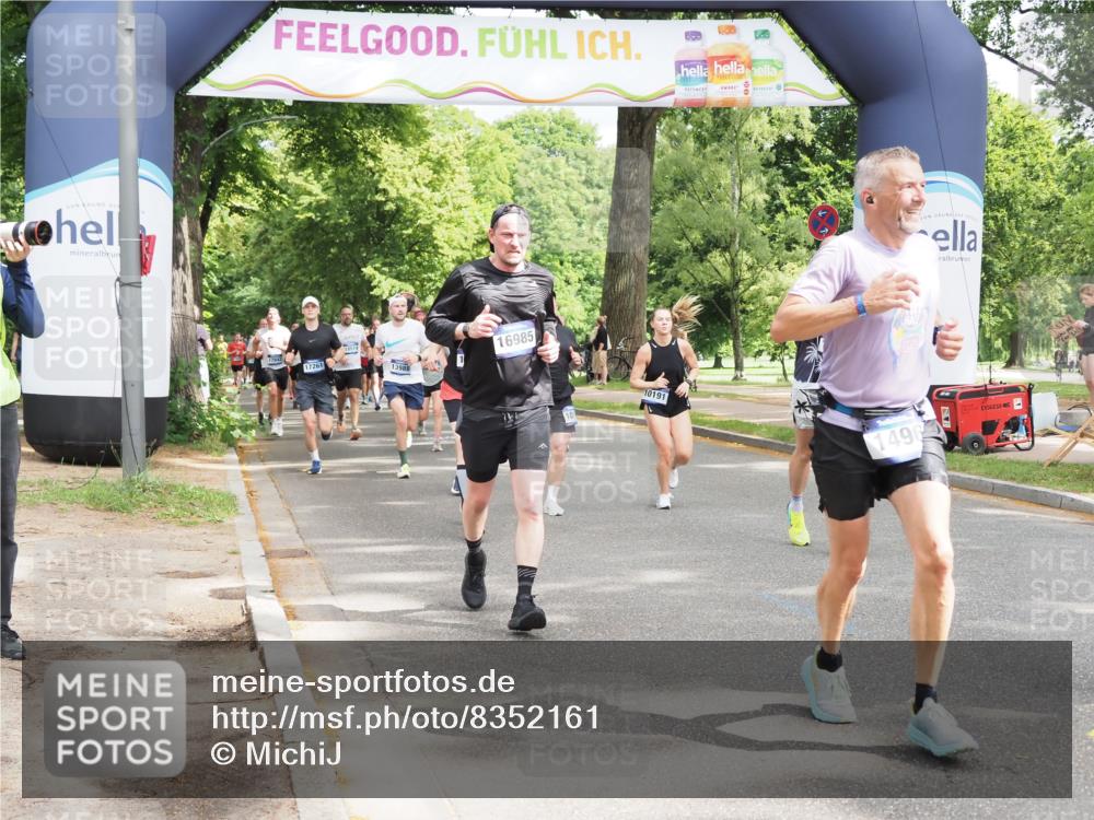 29.06.2025 - hella hamburg halbmarathon MichiJ http://msf.ph/oto/8352161 29.06.2025 10:41:25 Zwischen KM18-KM19 1496, 1628, 2561, 7395, 8316, 9060, 10191, 10192, 10266, 11068, 11747, 12186, 13794, 15169, 15856, 16985, 17482, 18308 meine-sportfotos.de