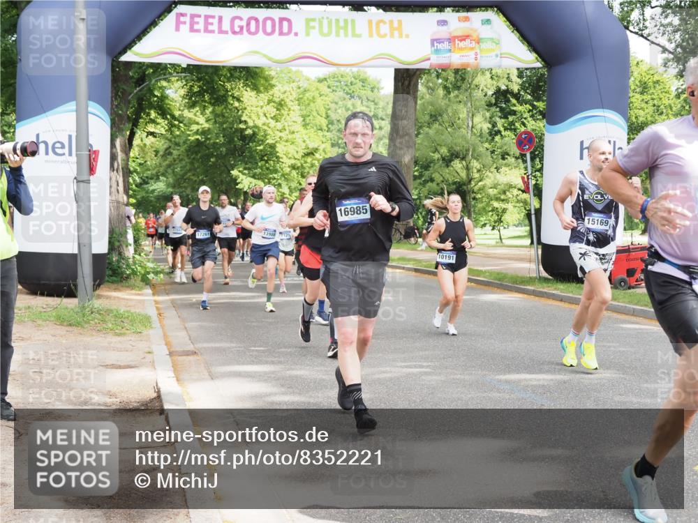 29.06.2025 - hella hamburg halbmarathon MichiJ http://msf.ph/oto/8352221 29.06.2025 10:41:26 Zwischen KM18-KM19 1496, 1628, 2561, 7129, 7395, 8316, 9060, 10191, 10192, 10266, 11068, 11747, 13988, 15169, 15856, 16985, 17261, 17482, 18308 meine-sportfotos.de