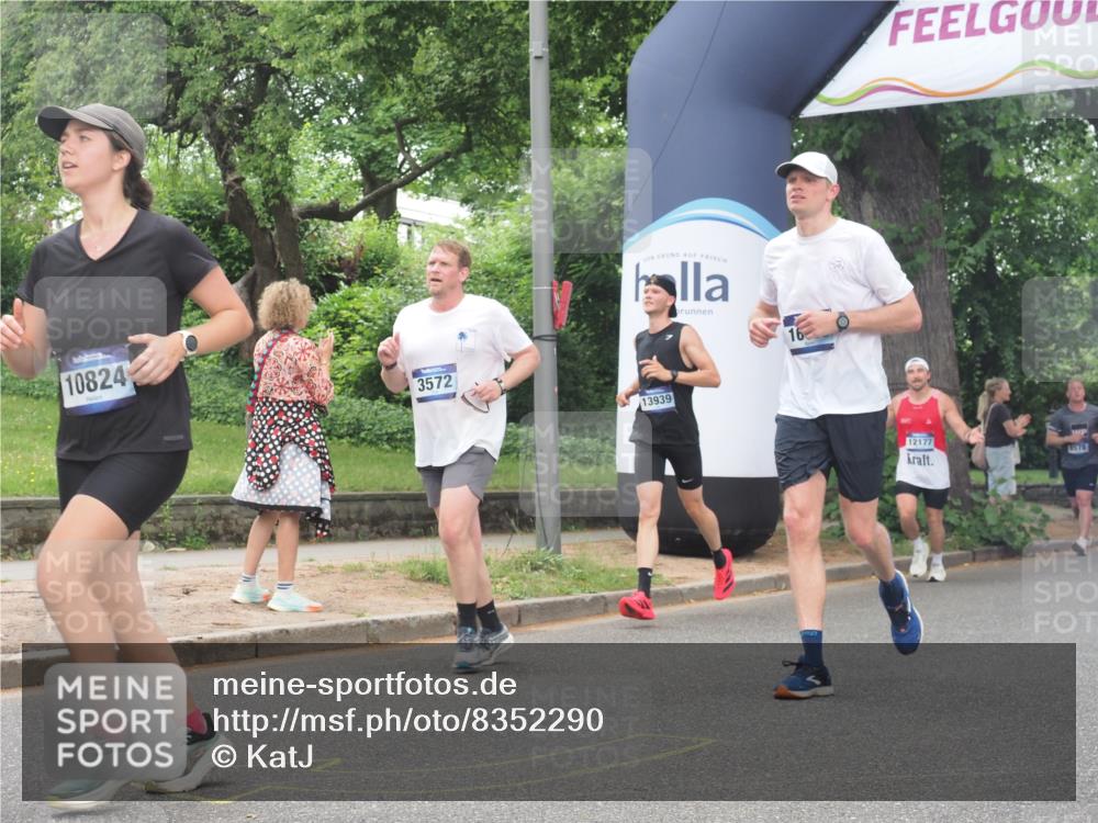 29.06.2025 - hella hamburg halbmarathon KatJ http://msf.ph/oto/8352290 29.06.2025 10:51:03 Zwischen KM18-KM19 1733, 1851, 2463, 3572, 4120, 4985, 5653, 7333 meine-sportfotos.de