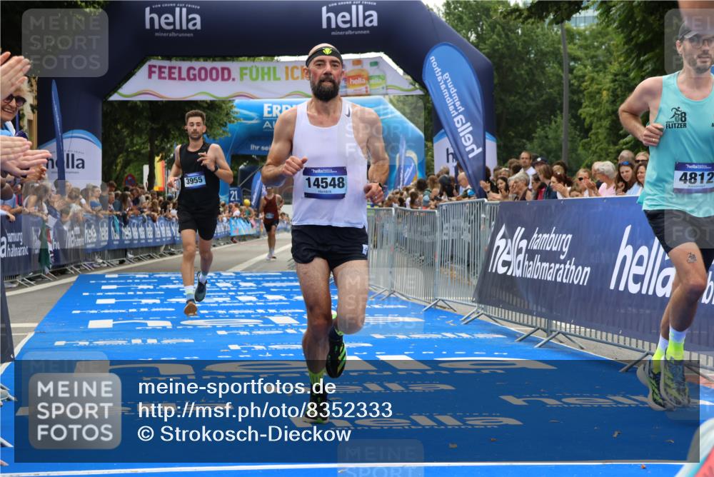 29.06.2025 - hella hamburg halbmarathon Strokosch-Dieckow http://msf.ph/oto/8352333 29.06.2025 10:31:17 Ziel 3201, 3955, 4812, 10017, 10298, 11857, 12232, 13754, 14450, 14548, 19042 meine-sportfotos.de