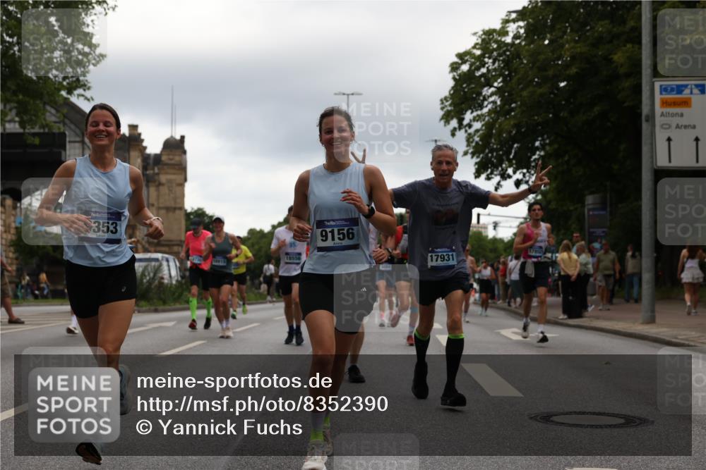 29.06.2025 - hella hamburg halbmarathon Yannick Fuchs http://msf.ph/oto/8352390 29.06.2025 10:52:51 20KM 1285, 1642, 1946, 1951, 2027, 2677, 2711, 2855, 5084, 5347, 5633, 6208, 6636, 6860, 6997, 7476, 8392, 8929, 9156, 9353, 9553, 9555, 9655, 9835, 10539, 10915, 12809, 13407, 14375, 14631, 14914, 15263, 15824, 16160, 16206, 16409, 16563, 16922, 16924, 17017, 17346, 17665, 17782, 17810, 17839, 17852, 17931, 17967, 18112, 18232, 18266, 18556, 18682, 18730, 18833, 18954, 19002, 19003 meine-sportfotos.de