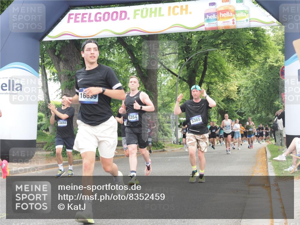 29.06.2025 - hella hamburg halbmarathon KatJ http://msf.ph/oto/8352459 29.06.2025 10:51:10 Zwischen KM18-KM19 2698, 3572, 5354, 5365, 8578 meine-sportfotos.de