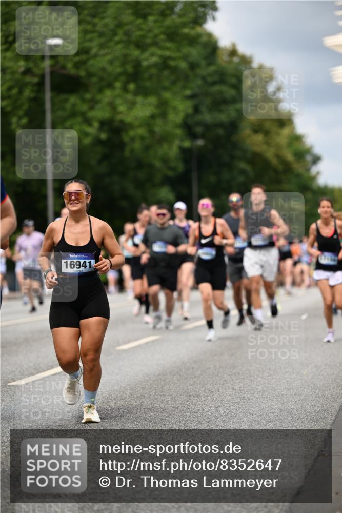 29.06.2025 - hella hamburg halbmarathon Dr. Thomas Lammeyer http://msf.ph/oto/8352647 29.06.2025 10:40:48 Kennedybrücke 1008, 1010, 1224, 3401, 3699, 3895, 4245, 5171, 5246, 5540, 5747, 5789, 5809, 5919, 6184, 6359, 6417, 7632, 8530, 8581, 9229, 9295, 9432, 9694, 9701, 9806, 10123, 10487, 10531, 10577, 10984 meine-sportfotos.de