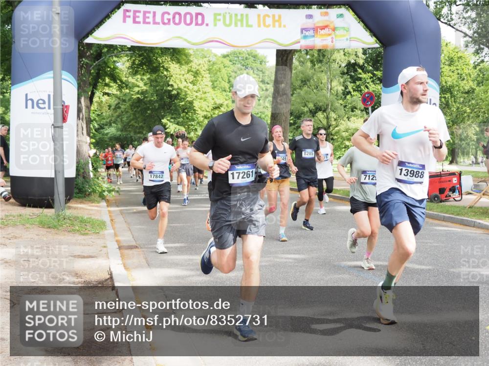 29.06.2025 - hella hamburg halbmarathon MichiJ http://msf.ph/oto/8352731 29.06.2025 10:41:29 Zwischen KM18-KM19 1496, 1628, 2561, 4419, 7129, 7395, 8285, 8316, 8449, 10191, 10192, 10266, 11068, 11747, 13988, 15169, 15300, 15856, 16574, 16985, 17261, 17842, 18514, 18612 meine-sportfotos.de